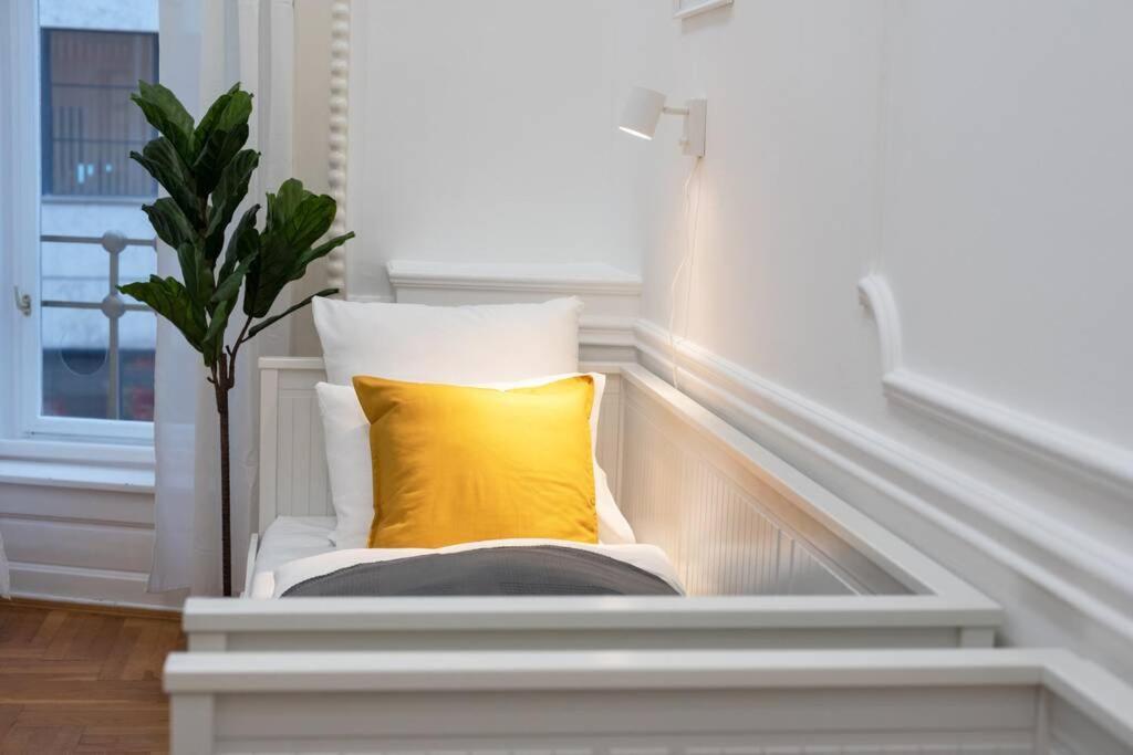 Best Located, 150 M2 5 Bedrooms Apt., Budapest Luaran gambar