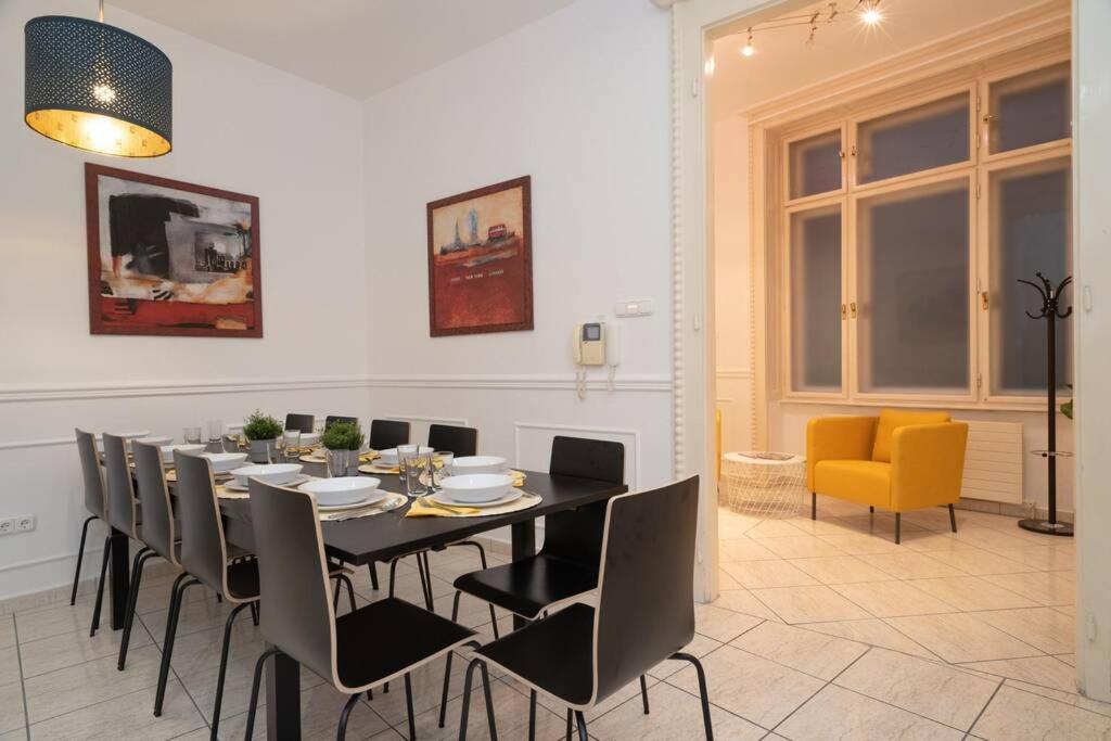 Best Located, 150 M2 5 Bedrooms Apt., Budapest Luaran gambar