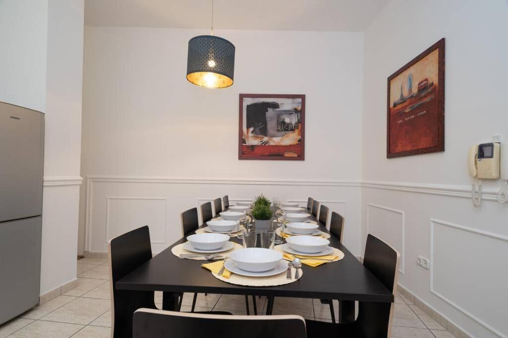 Best Located, 150 M2 5 Bedrooms Apt., Budapest Luaran gambar