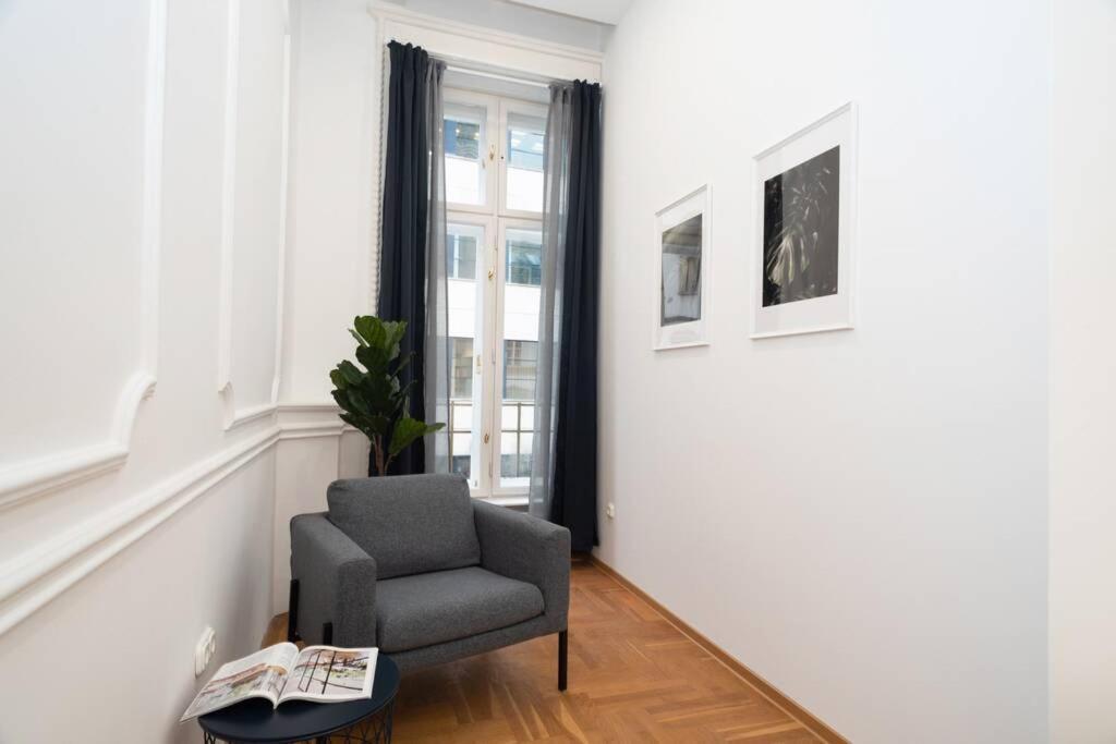 Best Located, 150 M2 5 Bedrooms Apt., Budapest Luaran gambar
