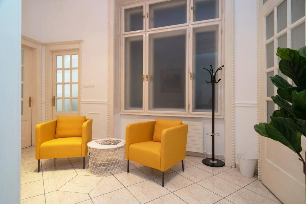 Best Located, 150 M2 5 Bedrooms Apt., Budapest Luaran gambar