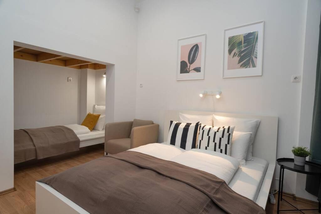 Best Located, 150 M2 5 Bedrooms Apt., Budapest Luaran gambar